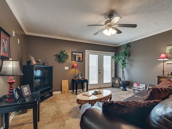 30th image of 327 Stoneybrook Rd