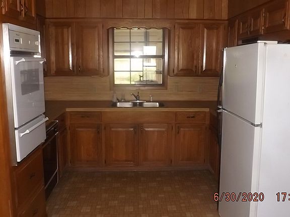 2nd image of 443 N Post St