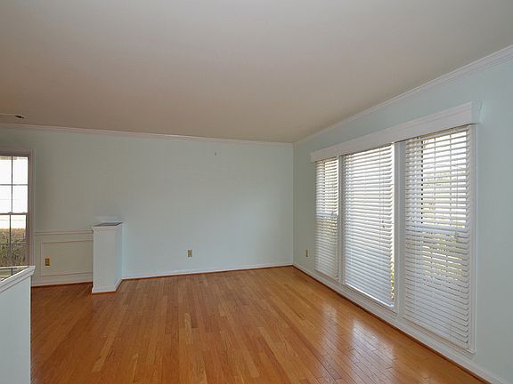 4th image of 3560 River Trace Dr
