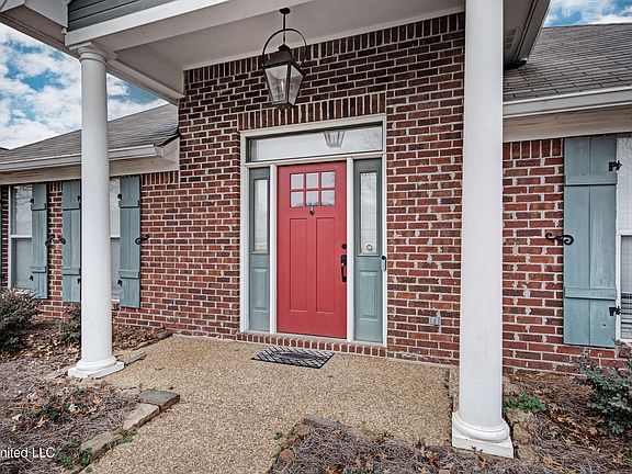 4th image of 623 Summer Pl