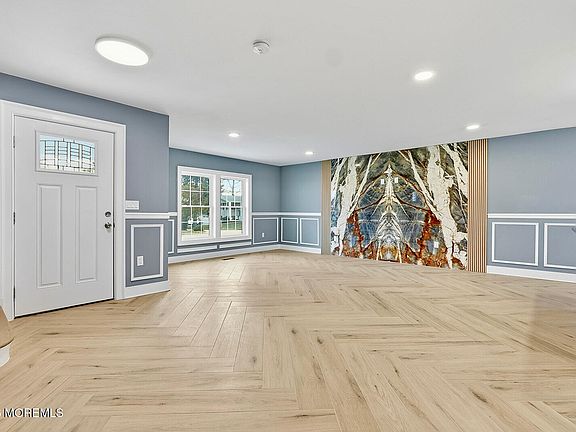 4th image of 448 Branchport Avenue