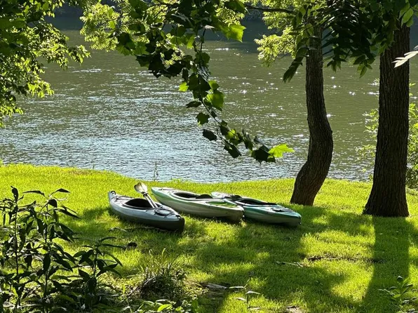 1 River Forest Ln, Harpers Ferry, WV 25425