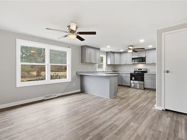 1554 Shellito Ln, Suffolk, VA 23437