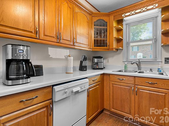 5th image of 1330 5th St NE APT 11