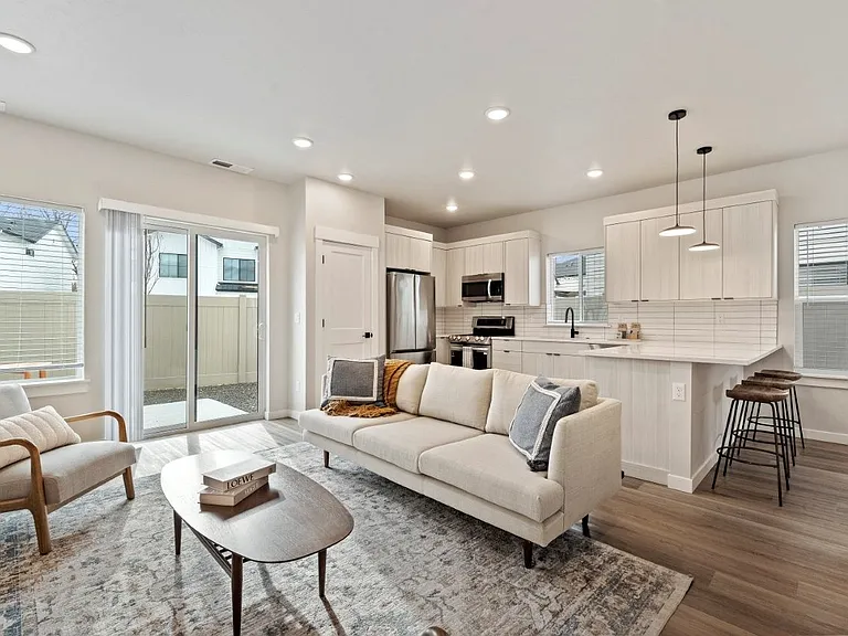 Alpine Landing Townhomes — Photo 8