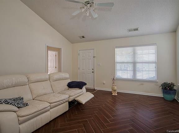 5th image of 2135 Wexford Way