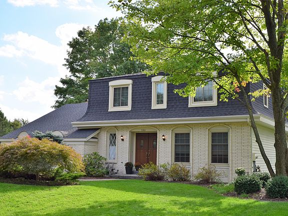 2nd image of 5361 Surrey Pl SE