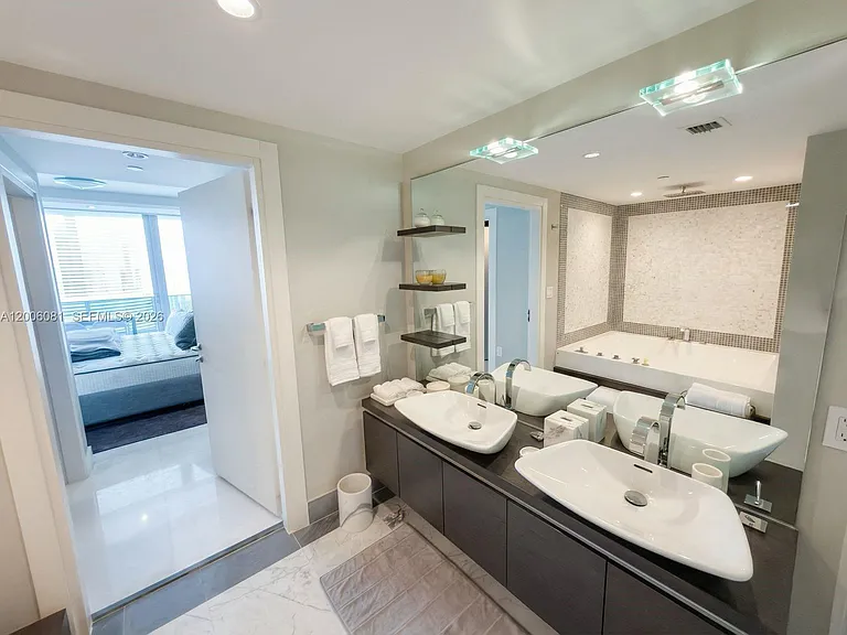 200 Biscayne Boulevard Way #4310 — Photo 16