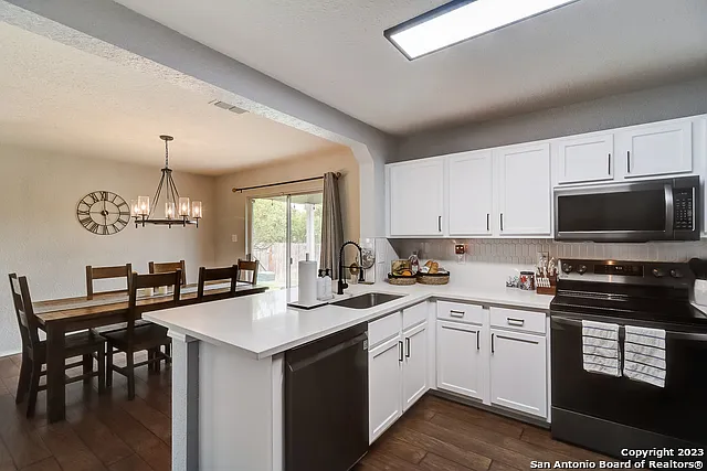8002 Willow Country — Photo 11