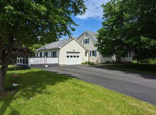 106 Laurel Dr, Saint Johnsbury, VT 05819