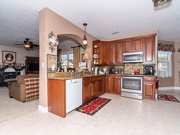 4th image of 3220 Marengo Dr