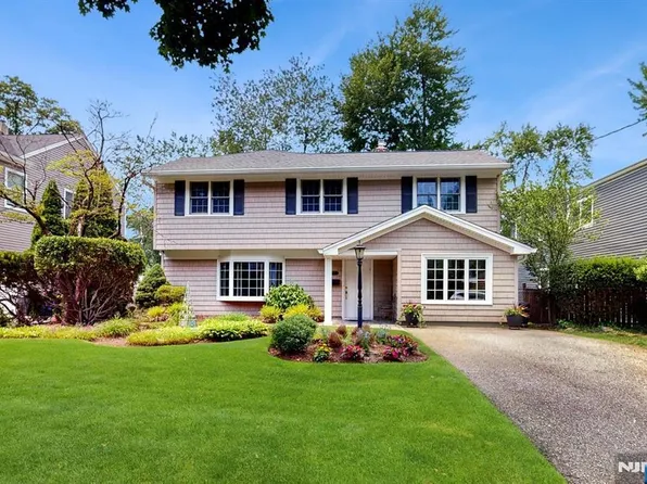 785 7th Ave, River Edge, NJ 07661