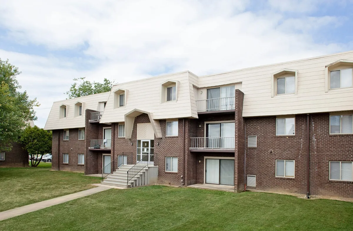Building Photo - Spring Crossing