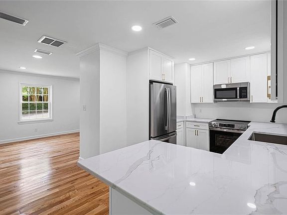 5th image of 41 Hathaway Rd W