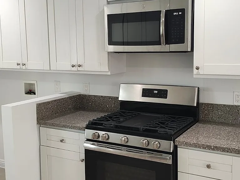 716 E F St #B — Photo 11