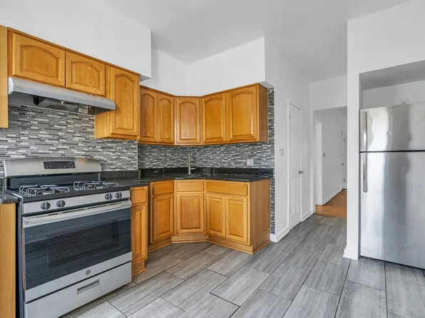 372-74 Summit Avenue image 14 of 46