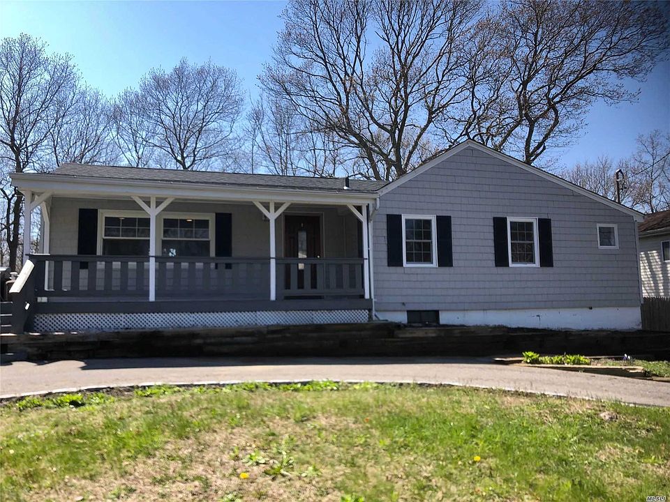 1st image of 16 Crestwood Ave