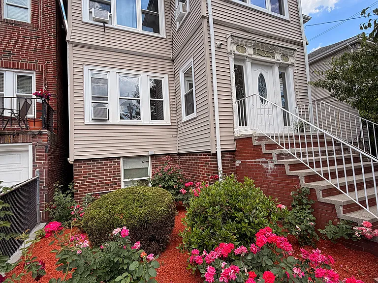 55 Union St #1 — Photo 1