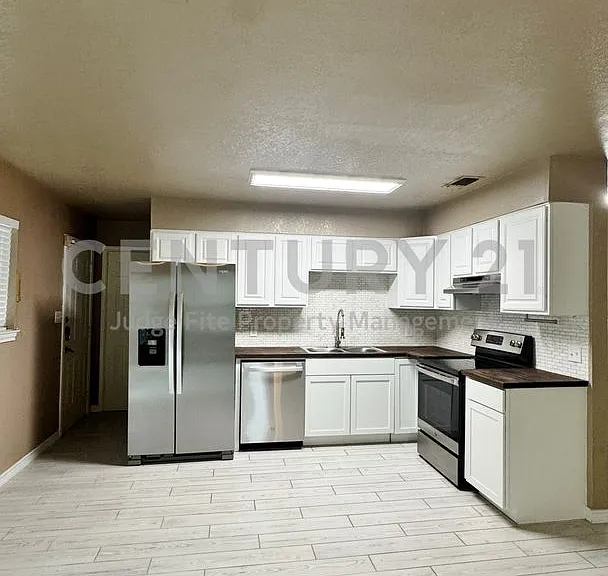 7001 Porthville Dr — Photo 4