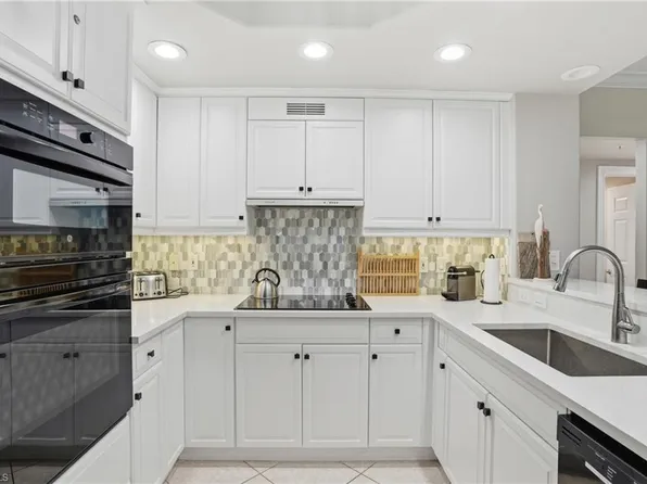 2738 Tiburon BLVD E #B104, NAPLES, FL 34109