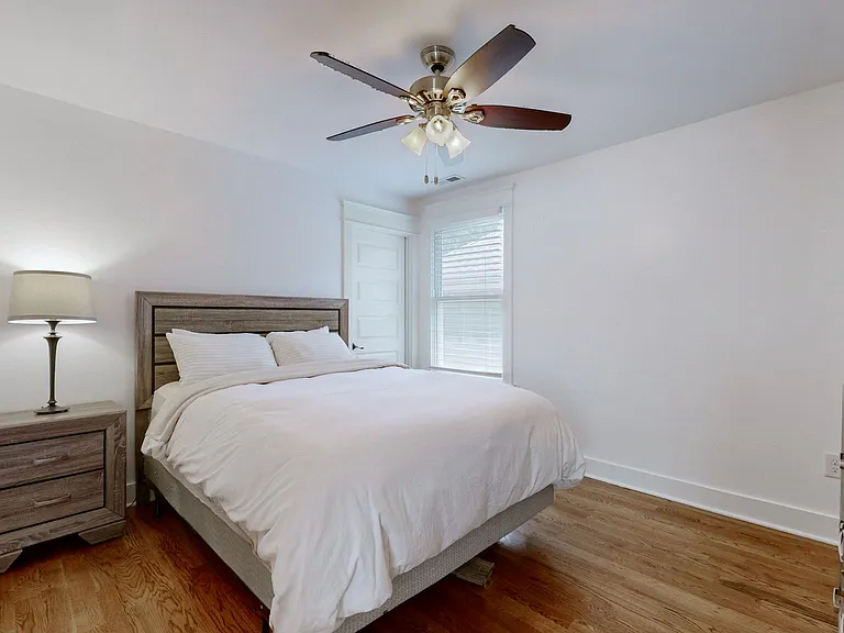 1211B Montgomery Ave — Photo 12