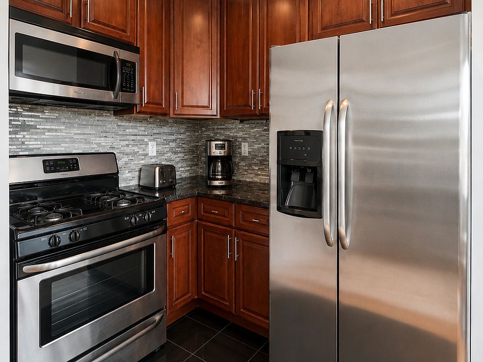 1st image of 154 1/2 Washington Ave Penthouse 1