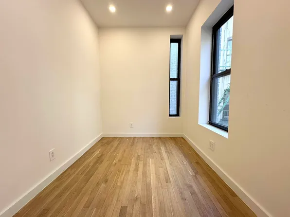 200 Mott Street image 8 of 11