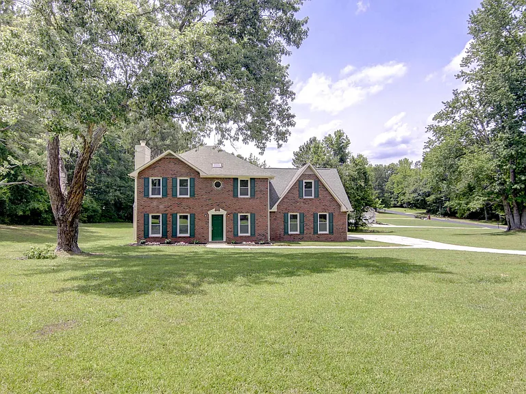 180 Fairfield Cir — Photo 45