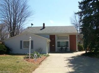 3467 Tree Ln, North Olmsted, OH 44070