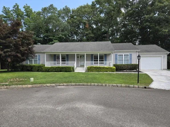 1407-205 Middle Rd, Calverton, NY 11933