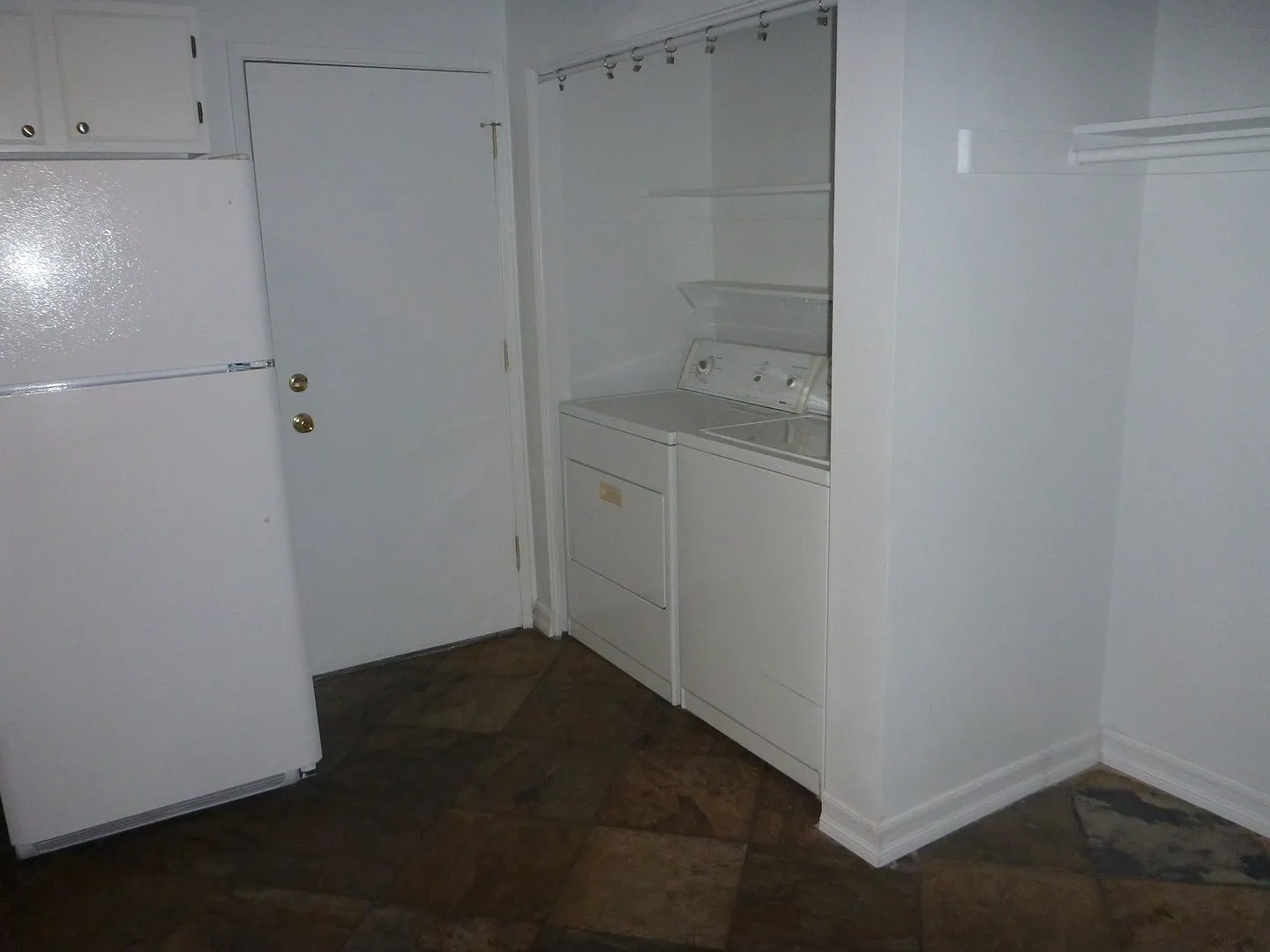 2 Bed, 1 bath in Incline Manor Condo Compex — Photo 4