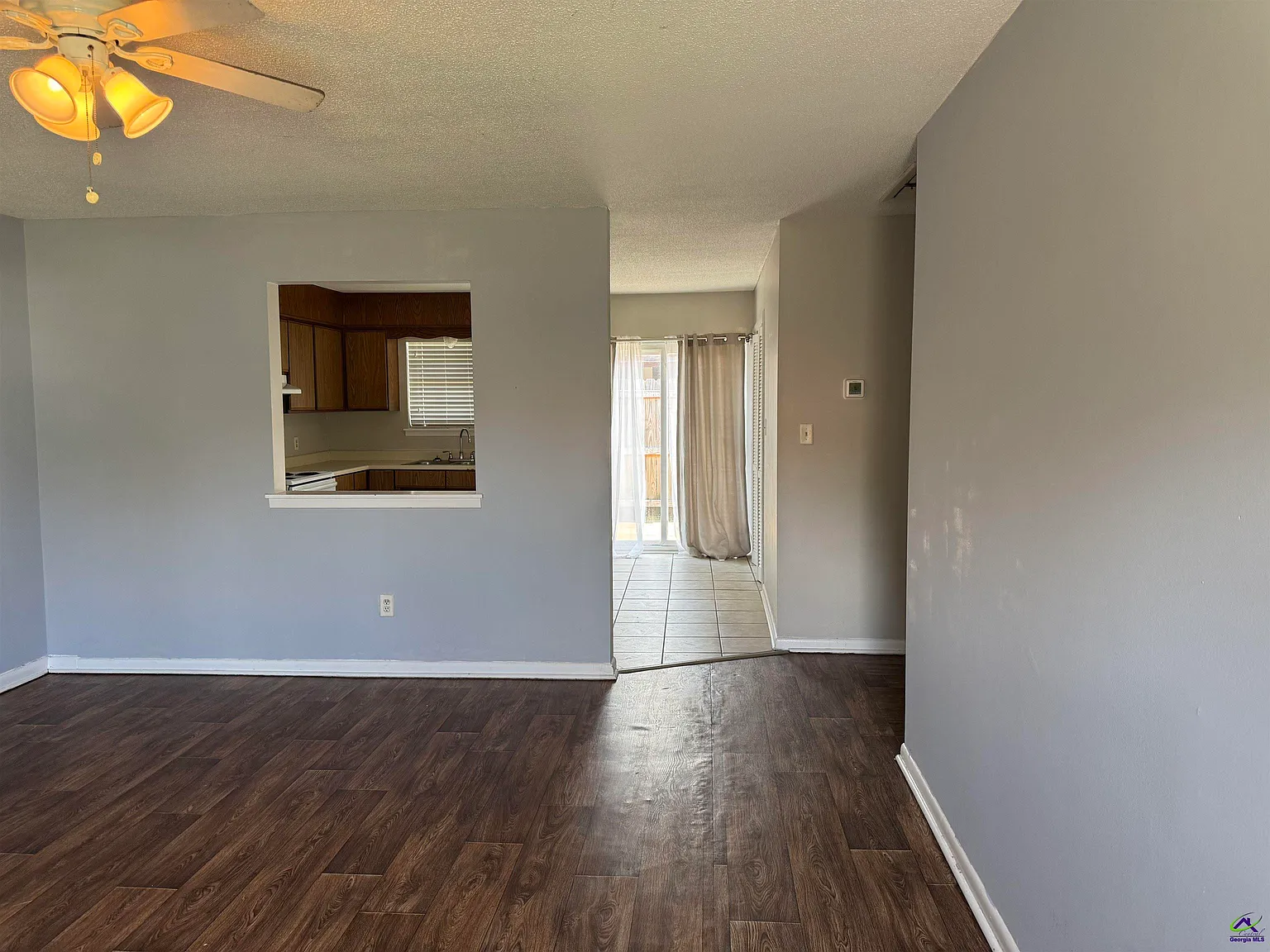 2 bed, 1.0 bath, 900 sqft, $950 — Photo 3