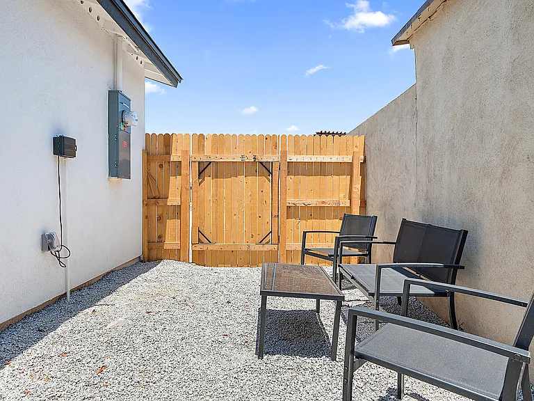 1811 E Raymond St #A — Photo 21