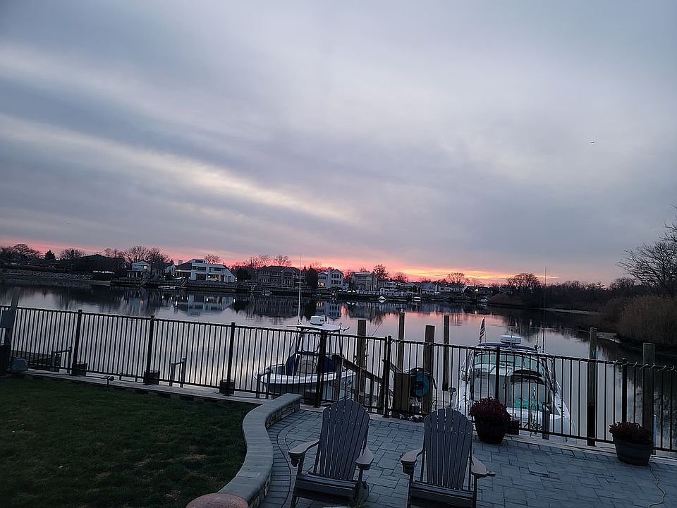 2nd image of 2900 Shore Rd