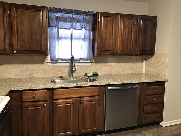 3rd image of 1316 N B St