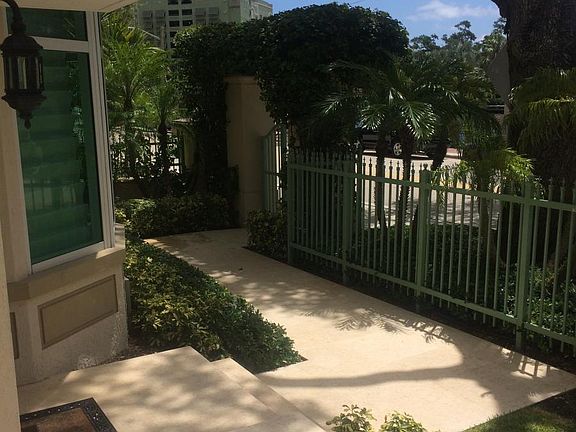 4th image of 411 N New River Dr E APT 105