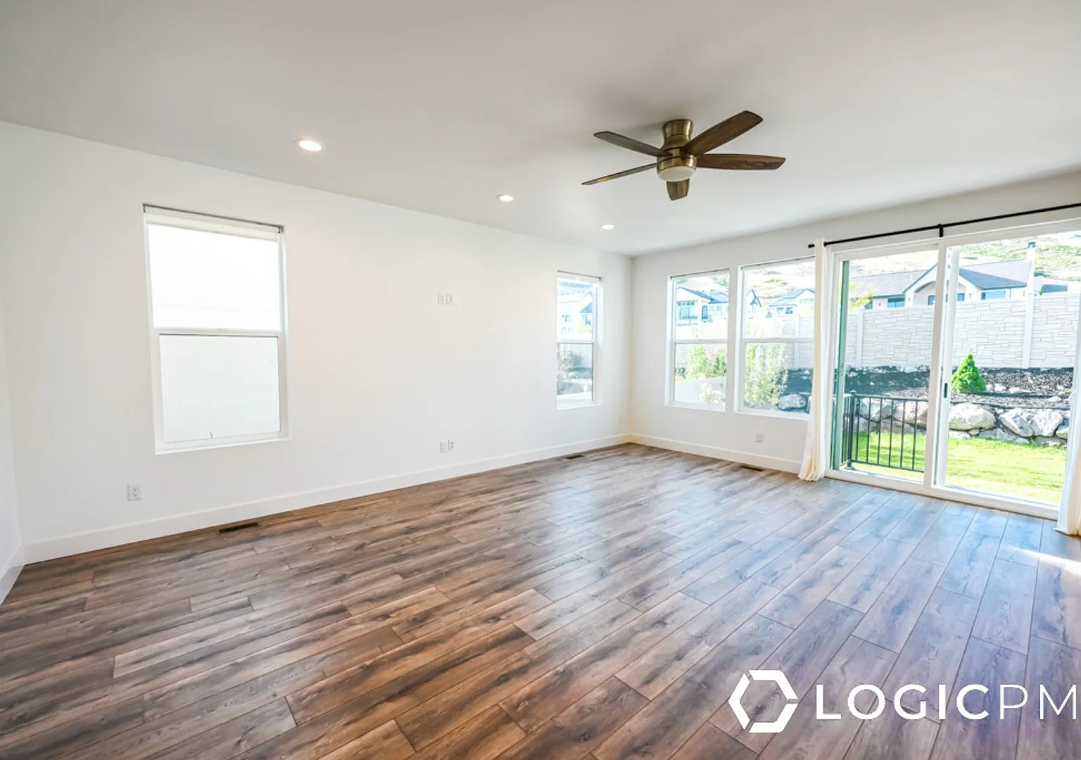 4 Bed / 2.5 Bath Single Family Home for Rent in Herriman, UT — Photo 4
