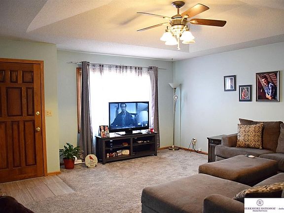 4th image of 2202 Avenue E