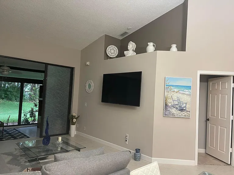 Living room high celings