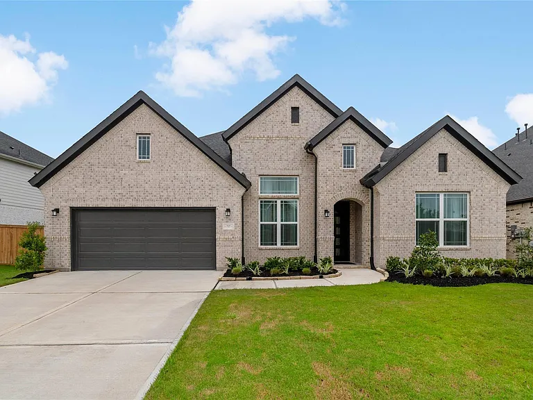 7327 Sunny Oak Ln — Photo 1