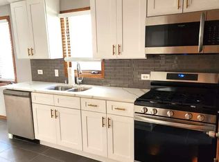2019 W Warner Ave #2, Chicago, IL 60618