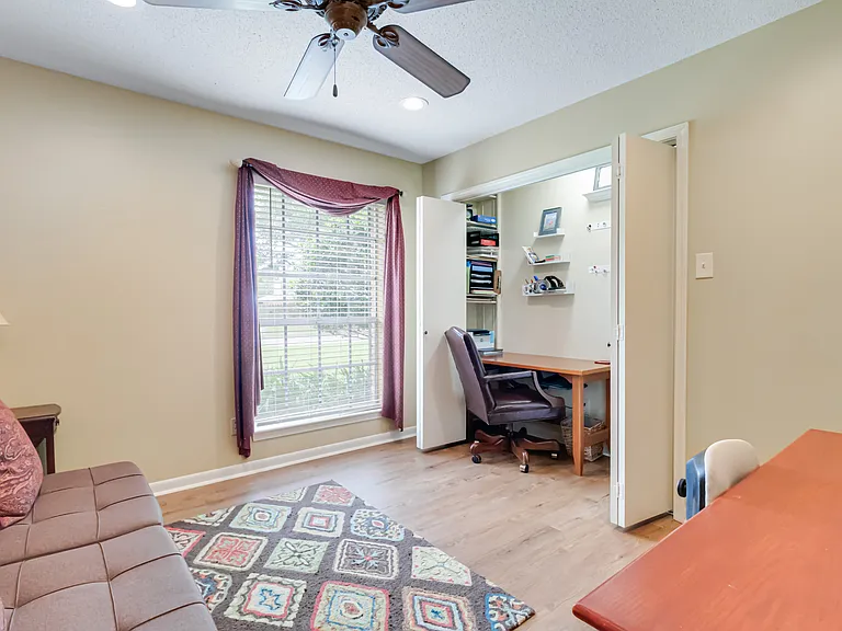 412 Woodvale Ave — Photo 15