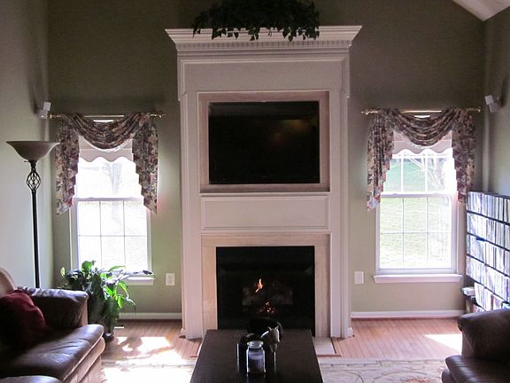 4th image of 15856 Jester Ct