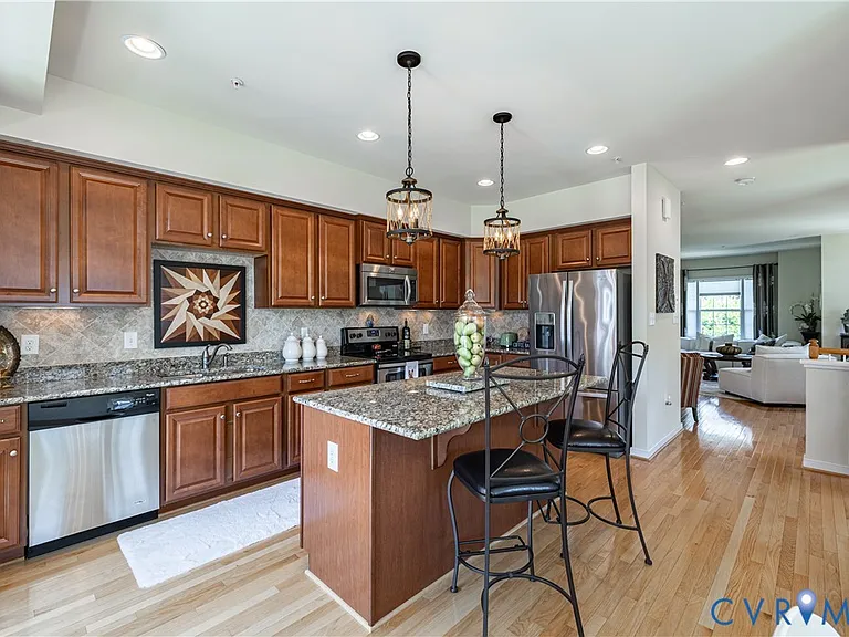 3921 Liesfeld Pl — Photo 21