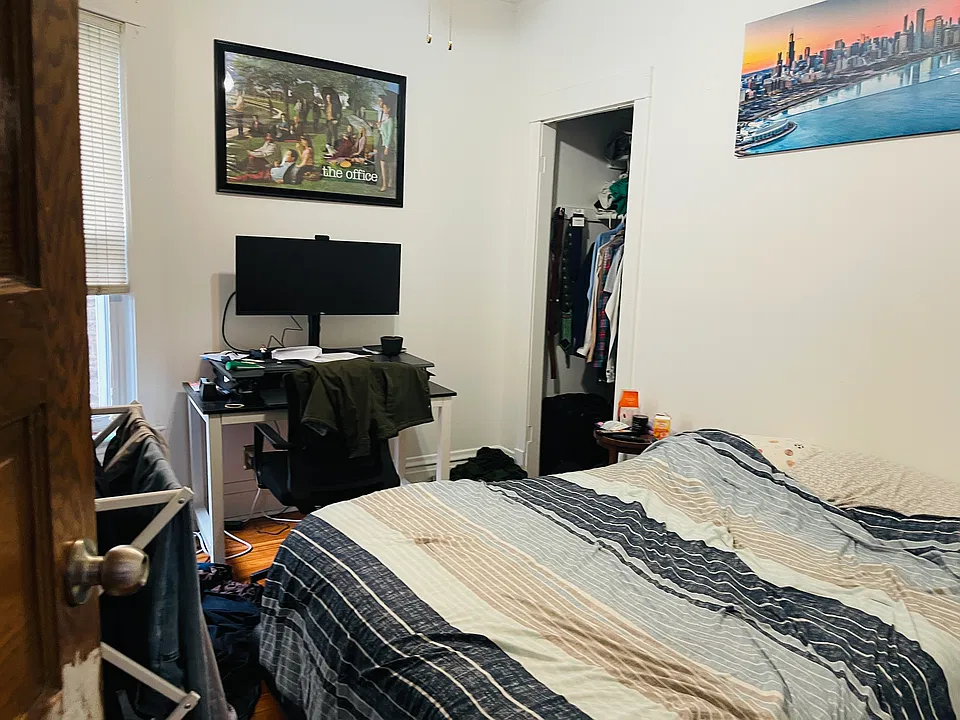 Middle bedroom