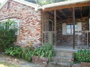 118 Valley Dr, Nitro, WV 25143