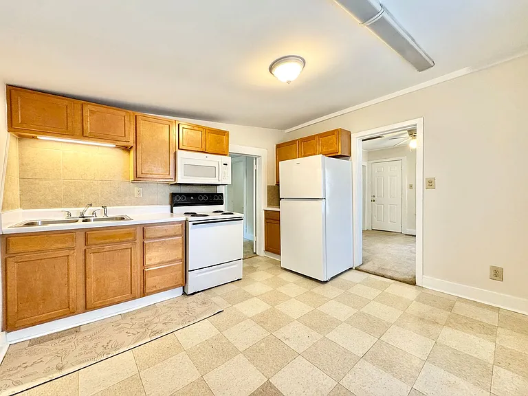 3321 N Church St — Photo 10