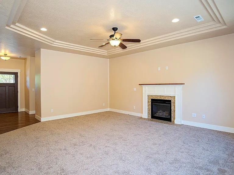 630 Camino Claire St — Photo 8