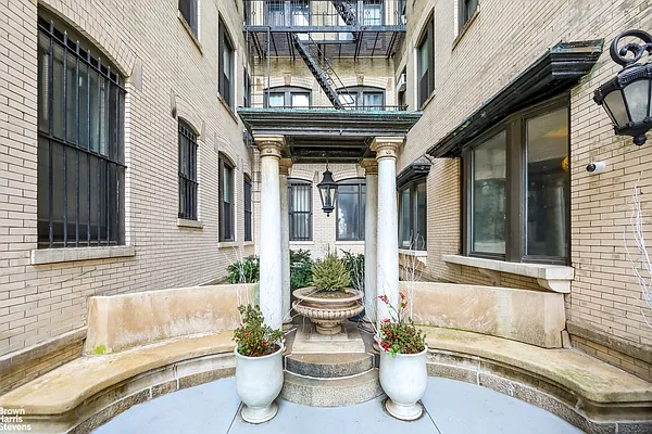 Sold by Brown Harris Stevens | media 19