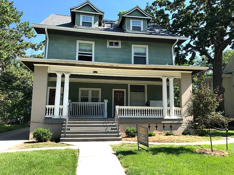 2931 Cottage Grove Ave — Photo 1